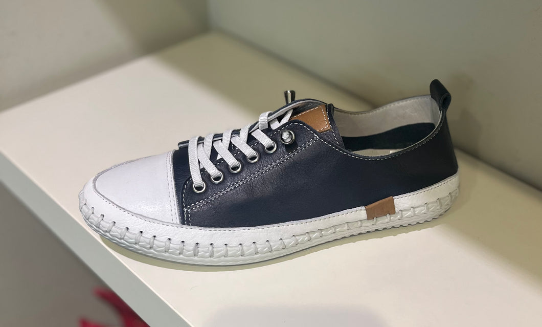 Modella Emma Navy