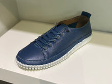 Load image into Gallery viewer, Modella violet , Denim blue
