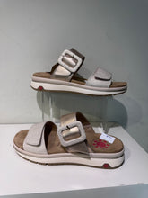 Load image into Gallery viewer, Relife sandal  Rose Gold
