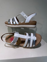 Load image into Gallery viewer, Relife white sandal
