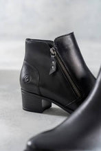 Load image into Gallery viewer, remonte Women's Ankle Boot Boot - Black
R5190-00
