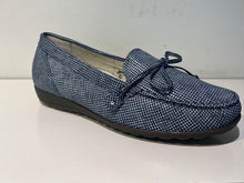 Load image into Gallery viewer, Waldlaufer Navy loafer 329501 Hesima
